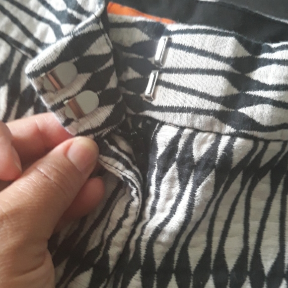 Joe black and white shorts - Picture 7 of 7